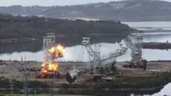 Nueva voladura de una antigua m�quina de la mina de Endesa en As Pontes