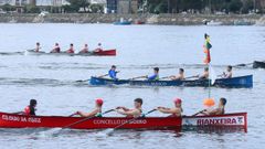 M�s de un centenar de tripulaciones remaron en A Pobra.