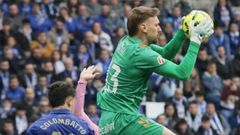 El portero del Celta Inout Andrei Radu estuvo sobrio en el juego a�reo que propuso el Oviedo.