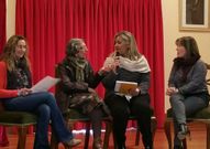 Felicitas Vali�a, de 82 anos, no centro, na homenaxe que recibiu onte.