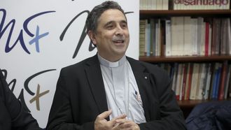 El obispo, Fernando Garc�a Cadi�anos, destaca la acogida de los �ministerios laicales� impulsada en estos �ltimos cinco a�os para que los laicos ganen protagonismo en el funcionamiento y la dinamizaci�n de las 422 parroquias de la di�cesis, as� como en la colaboraci�n con los �66 o 67� sacerdotes que quedan en activo