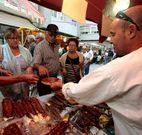 Habr� puestos de comida. 