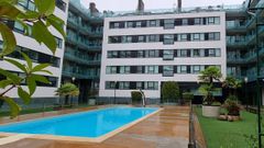 Imagen de archivo de una urbanizaci&oacute;n con piscina en Santiago