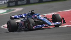 El espa�ol Fernando Alonso, de Alpine, en la clasificaci�n para el Gran Premio de F�rmula Uno de Ciudad de M�xico en el Aut�dromo Hermanos Rodr�guez en Ciudad de M�xico (M�xico)