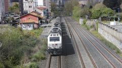 Un tren, este s�bado a su paso por O Burgo