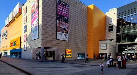 Recreaci�n de la fachada de la nueva tienda de San Luis en el centro comercial Marineda.