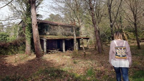 Un recorrido por la aldea abandonada de Mato, en Noia