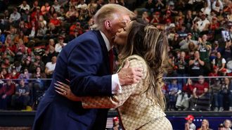 Trump durante un acto electoral con la rapera Nicki Minaj