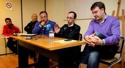 La directiva encabezada por Azurmendi -centro- tom� las riendas del club en el 2010.