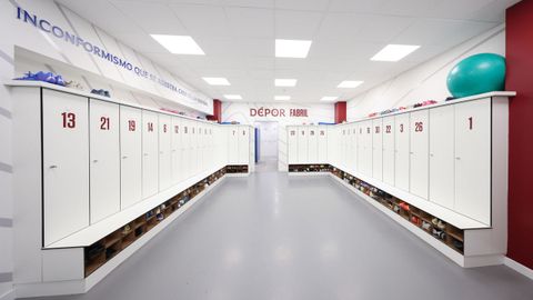 Vestuario del Fabril en el Dépor Training Center.