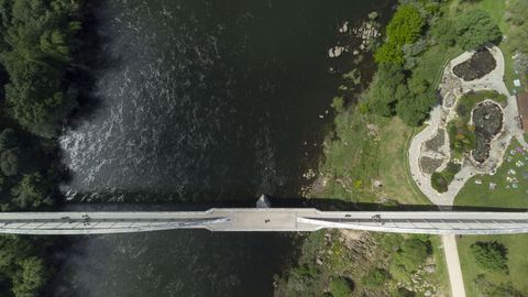 Vista del río Miño a su paso por las termas de Outariz en Ourense.