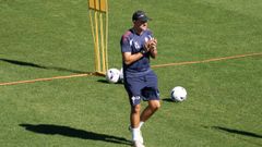O adestrador do Celta Fortuna, Fredi �lvarez, nun adestramento.