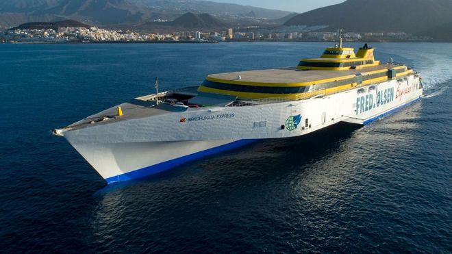 El trimar�n m�s grande del mundo, el Benchijigua Express (de la naviera Fred Olsen), vendr� este lunes a su varada reglamentaria a Navantia Ferrol
