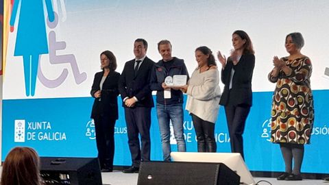 El IES de Cacheiras ha recibido numerosos reconocimientos (en la imagen de archivo, recogiendo el tercer premio Boas pr�cticas de educaci�n inclusiva 2023)