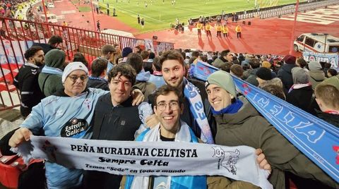 Marco, con m�s miembros de la Pe�a Muradana en Belgrado.