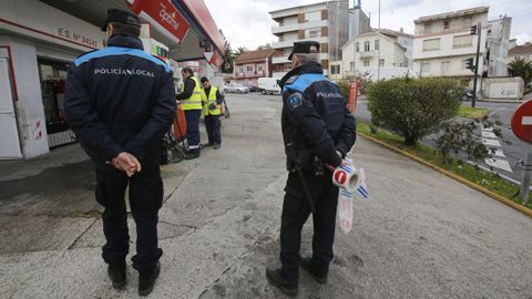 Imagen de archivo de agentes de la Policía Local de Oleiros