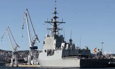 En la fotograf�a, la F-105 amarrada en Ferrol, a donde est� previsto que regrese ma�ana.