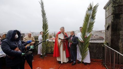 Bendicin de ramos desde el campanario de la baslica de Santa Mara