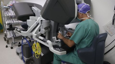 Operaci�n de pr�stata en el Chuac, en una imagen de archivo