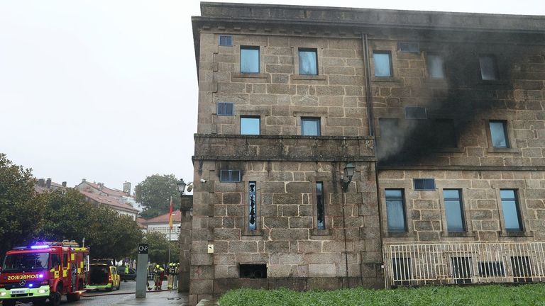 Reactivacion del incendio de la polic�a nacional