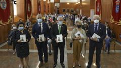 A autora do libro, o secretario xeral de Pol�tica Ling��stica, o presidente do Parlamento galego, unha das fillas de Carvalho Calero e o presidente da RAG, onte no H�rreo na presentaci�n do volume e da exposici�n.