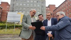 Visita de Ciudadanos a los terrenos del antiguo HUCA