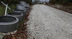 La carretera est� cerca de las obras del Anll�ns-Bardoso. 