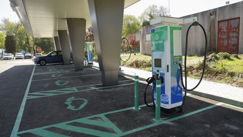 La electrolinera de O Burgo ya comenz&oacute; a funcionar. 