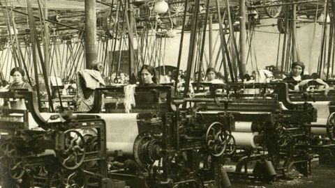 Trabajadoras de La Algodonera, en una imagen tomada por Julio Peinado entre 1910 y 1915