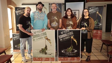 Diego Blanco, Xurxo Fernandes, Manuel Mu��o, Natividade Gonz�lez e Cristina Canosa, esta ma�� na presentaci�n na cervexar�a Estrella Galicia da Coru�a 