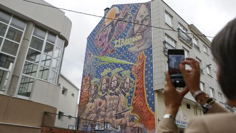 Mural de Toni Espinar en la calle Santos