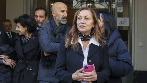 La viuda de Carlos Saura, Eulalia Ram�n, en la capilla ardiente del cineasta.