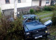 La mujer tuvo que ser rescatada del interior por los bomberos.