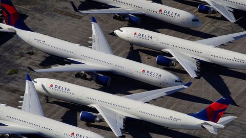 Aviones de la compaa Delta Air Lines, estacionados en el aeropuerto Birmingham-Shuttlesworth International, en Birmingham, Alabama (Estados Unidos)
