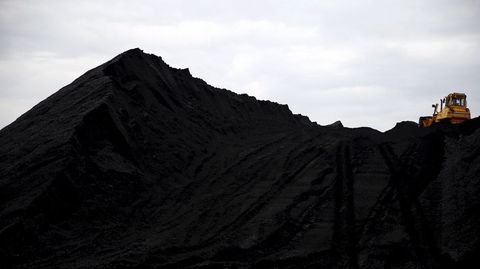 Varias m�quinas trabajando en una mina de carb�n en Polonia