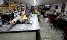 El agua volvi� a entrar en el bar del Franco durante la tormenta, tras la medianoche.
