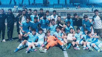 Los jugadores del Celta Juvenil A, celebrando el campeonato de liga en Divisi�n de Honor.