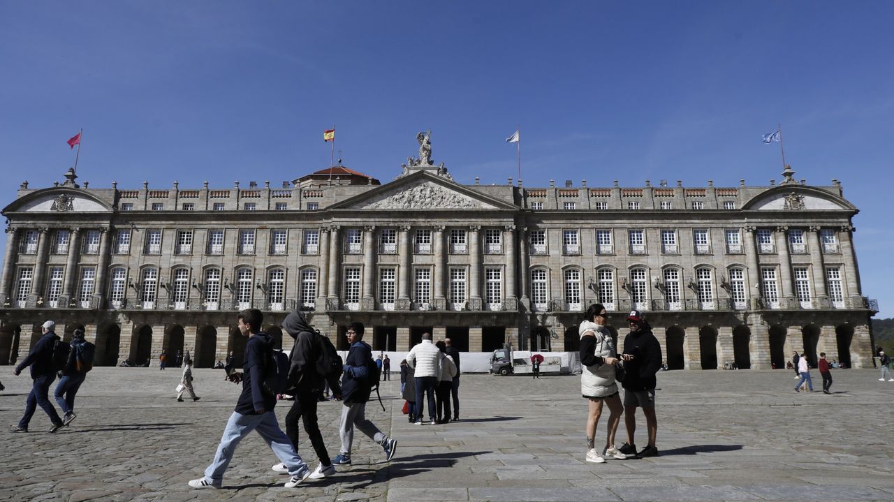 Santiago triplica el plazo legal para abonar sus facturas pese a rebajar su deuda a 7,2 millones