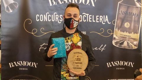 Cristian Fernndez con el premio