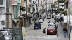 La calle de la Iglesia perder las hileras laterales de estacionamiento y estrechar la calzada para poder dotar a la va de aceras ms anchas.