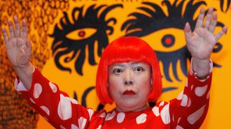 Yayoi Kusama, retratada en una exposici�n en la galer�a Tate Modern en Londres en el 2012.