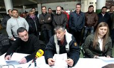 En la lonja de Carril bateeiros, cofrad�as y PDRA abrieron la batallada contra la ley. 