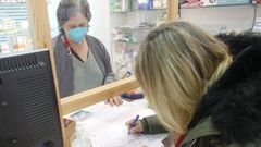 Antes de recoger los kits para la recogida de los muestra, es preciso firmar un consentimiento informado