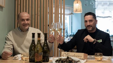 Javier Balb�n, responsable de compras, y Carlos Marques, ma�tre