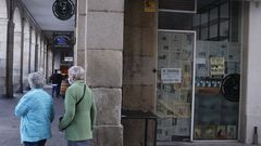 Este local est� situado en una de las entradas a la plaza de Mar�a Pita