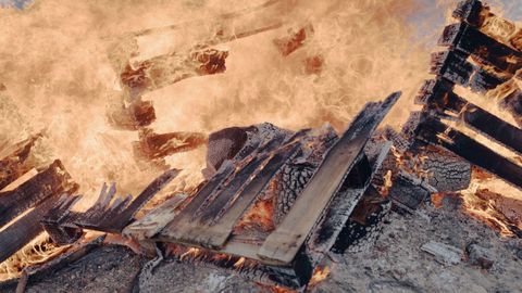 Manifestaci�n de ganaderos y agricultores con tractores en la autov�a A-52 en A Limia.