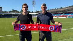 Juan Carballo, nuevo entrenador de la UD Ourense, acompa�ado de Pol Bueso, quien coger� el cargo de segundo entrenador del equipo