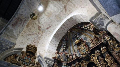 Pinturas en el bside de la iglesia de Bembibre, en Taboada