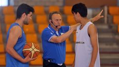 A&iacute;to Garc&iacute;a Reneses, impartiendo c&aacute;tedra en el Cl&iacute;nic de Baloncesto del CIFP Fontecarmoa del a&ntilde;o 2017.