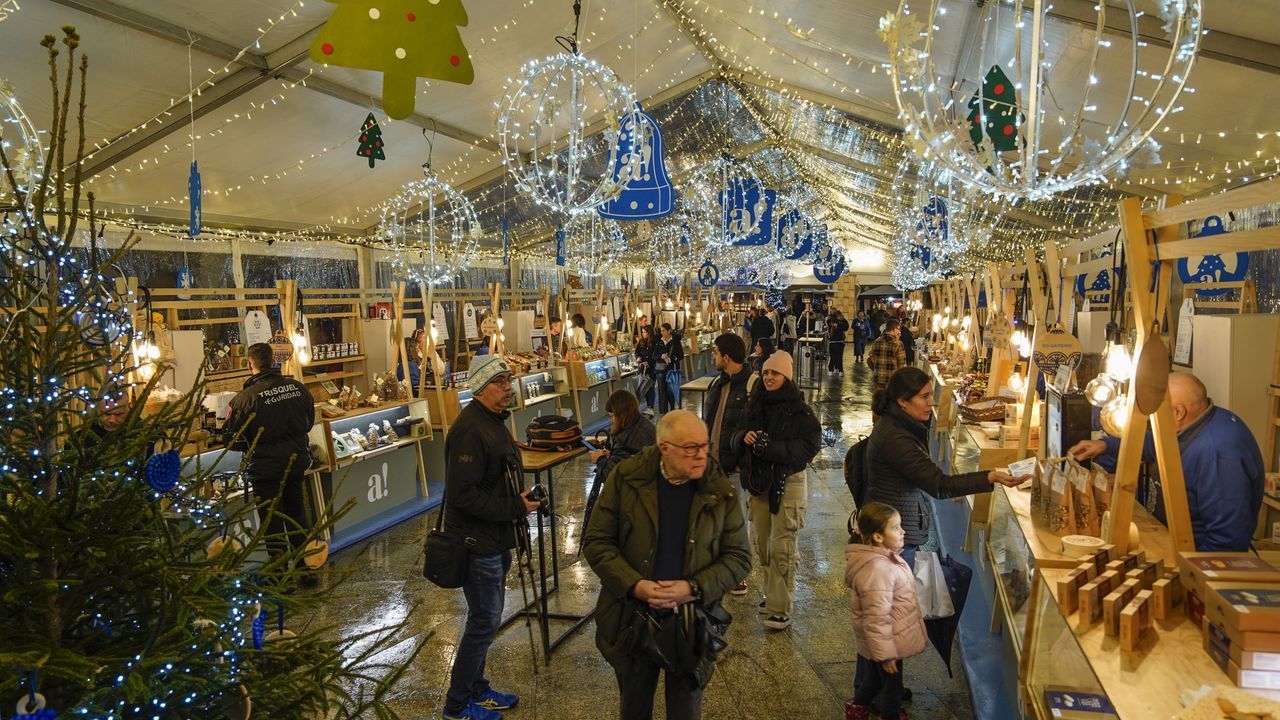 Ribadavia lanza el proyecto Vilas Vivas con la apertura del mercado Artesanía, Saber e Sabor